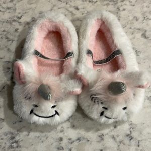 Unicorn slippers size 2-3 T